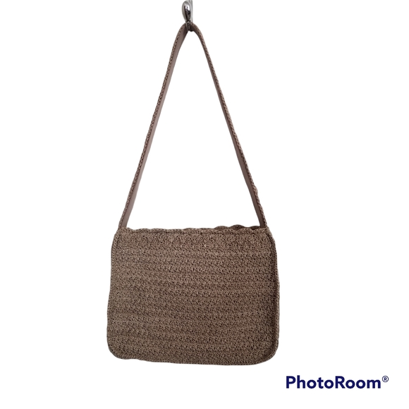 Liz Claiborne Handbags - Vintage Boho Crazy Horse Liz Claiborne Tan Macrame  Shoulder Purse.